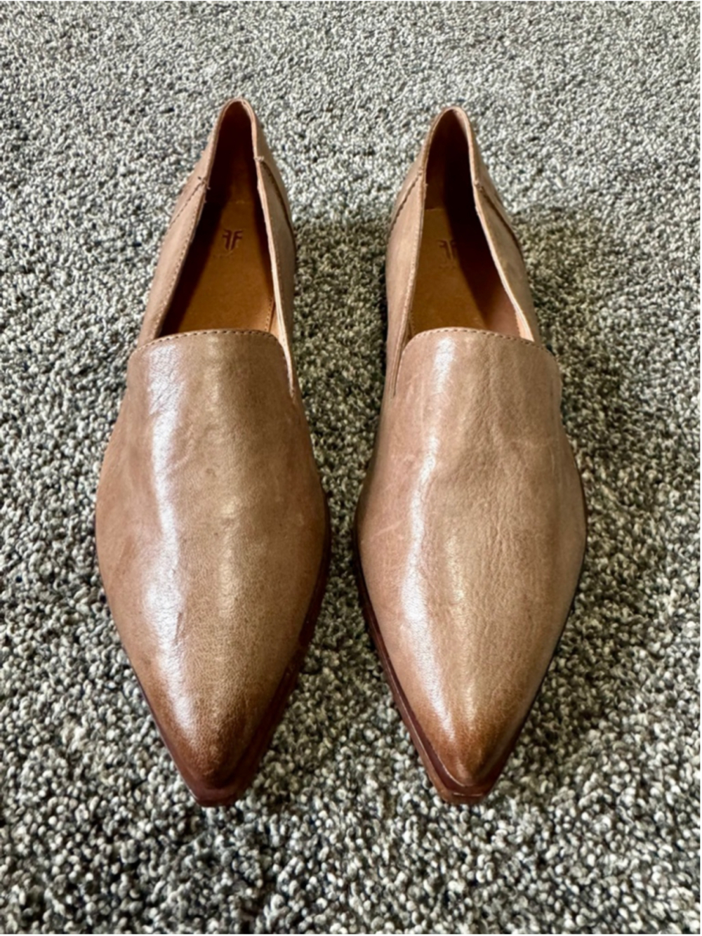 Women's Frye Kenzie Venetian Pointed Toe Flat Size 9 Taupe/Tan